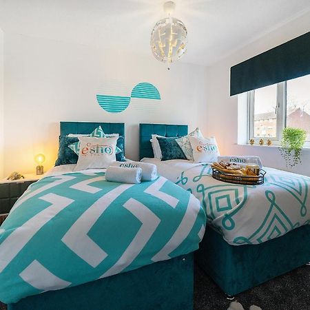 Stylish 3 Bed House, Large Garden, Parking, Wifi - Esho Stays Coventry Bagian luar foto